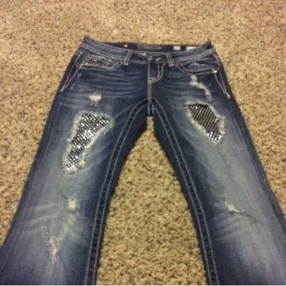 ISO Miss Me jeans 24/30 or 25/30 - Picture 1 of 1