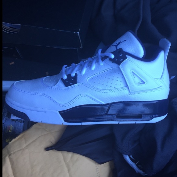 100% Authentic Jordan Retro 4 Columbia Blue!!!
