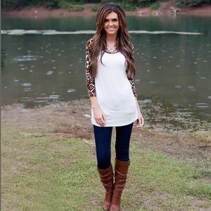 White leopard print top 3/4 sleeve tunic