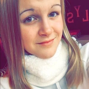 Meet your Posher, Alyssa