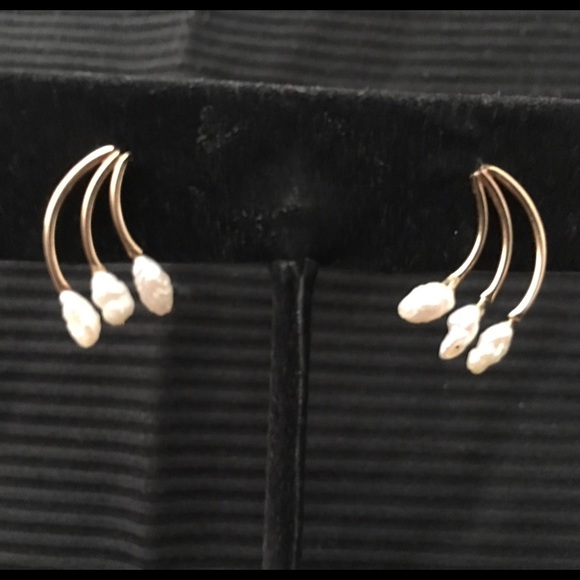14kt and freshwater pearl earrings