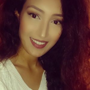 Meet your Posher, Dina
