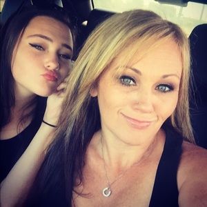 Meet your Posher, Becky