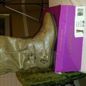 Women's fashion boots