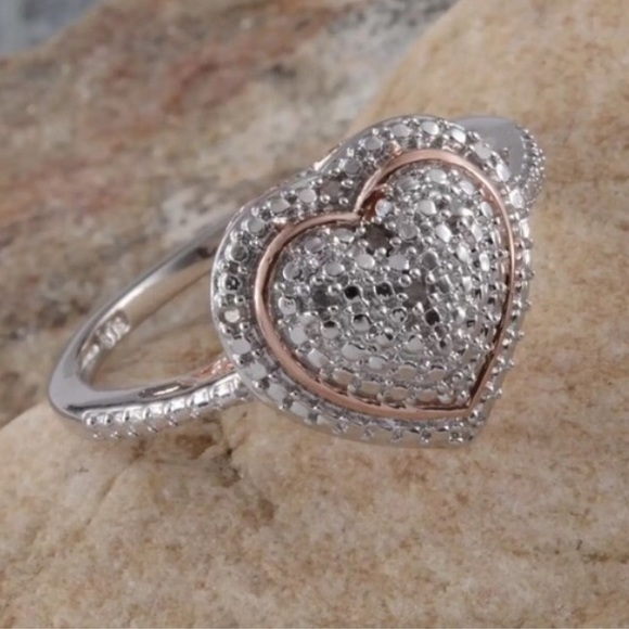 Jewelry - 💕 Diamond Accent Ring in 14KRG Overlay