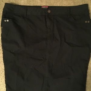 Plus torrid skirt. Sz 26 black a-line😀