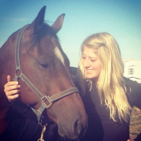 Meet your Posher, Melissa - Picture 1 of 1