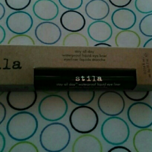 Stila Dark Brown Liquid Eyeliner
