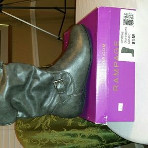 Women's fashion boots