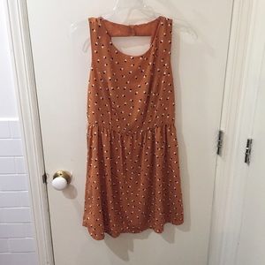 Orange dress w/ white and navy triangles