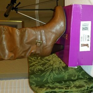 Women's fashion boots