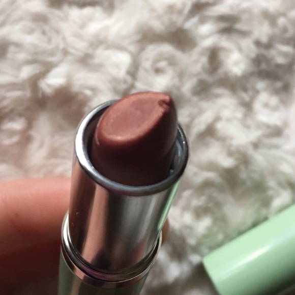 Clinique Different Lipstick in Think Bronze - Picture 3 of 3