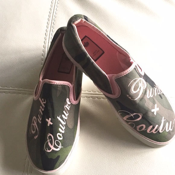 SOLD🎉🎉🎉🎉 Juicy Couture Camouflage shoes