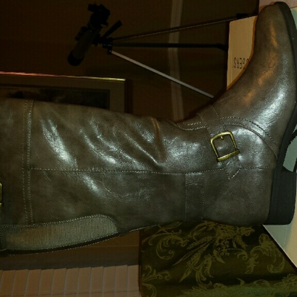 Women's fashion boots