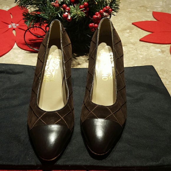 **** SOLD**** Salvatore Ferragamo Pumps - Picture 2 of 4