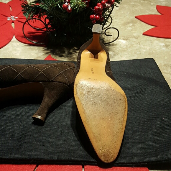 **** SOLD**** Salvatore Ferragamo Pumps - Picture 3 of 4