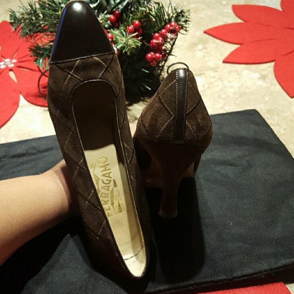 **** SOLD**** Salvatore Ferragamo Pumps - Picture 4 of 4