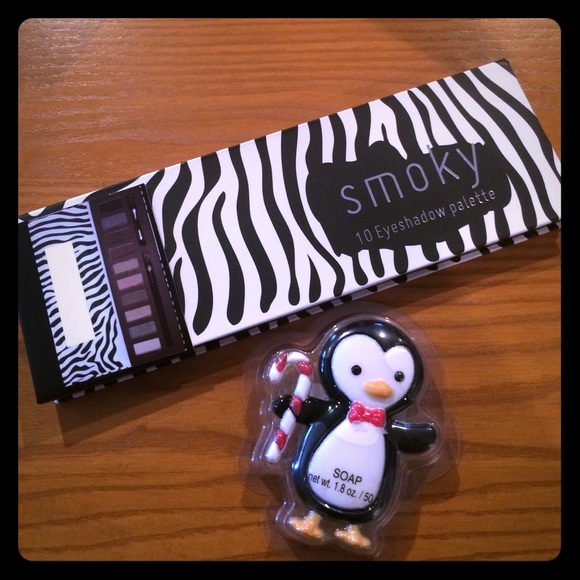 Smoky Eyeshadow Palette & Penguin Soap BNWT!