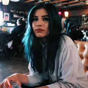 Meet your Posher, Eva