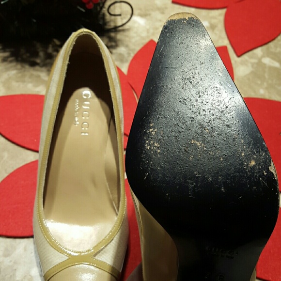 **SOLD**Gucci Pumps - Picture 2 of 4