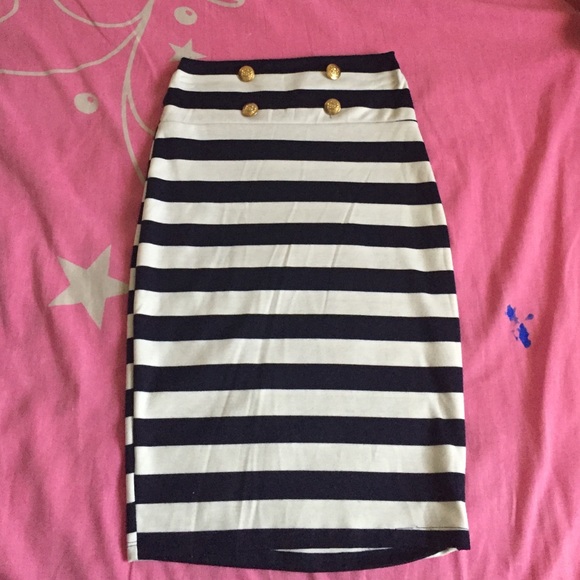 Stripped pencil skirt 🌸