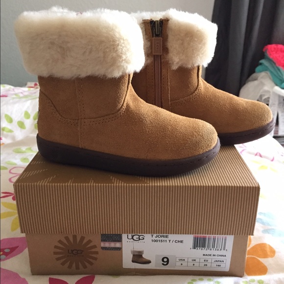 Ugg boots toddler size 9