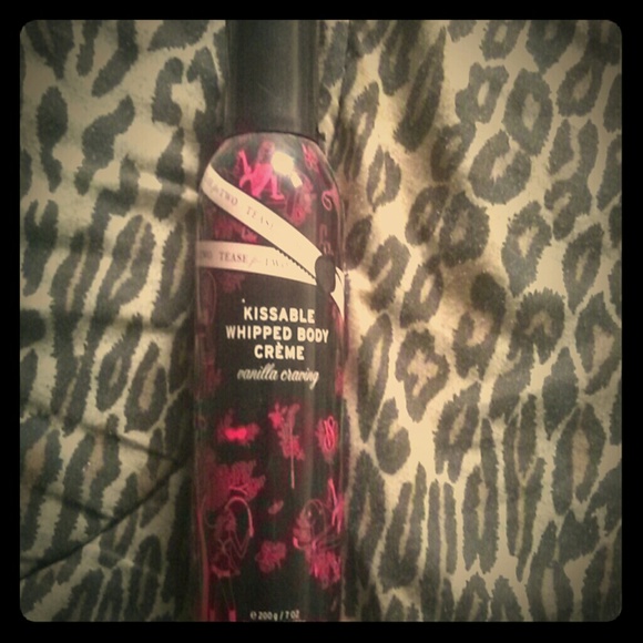 Victoria's Secret kissable whipped body creme