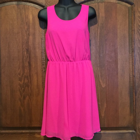 Entro Dress with Super Cute Back - Picture 1 of 3