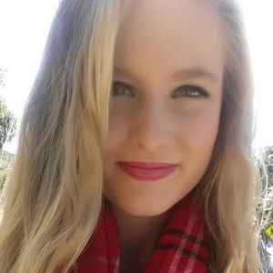 Meet your Posher, Elise