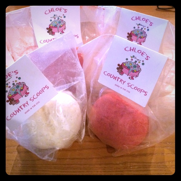 4 Assorted Scents Bath Bombs New!