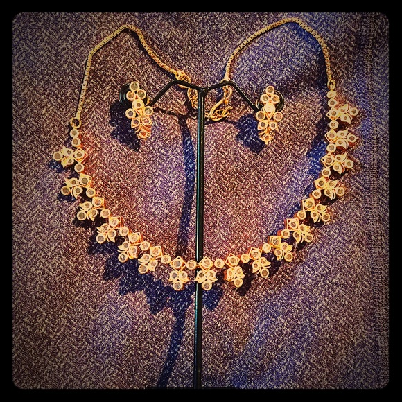 BNWT Gold & Crystal necklace/earrings set