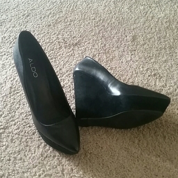 Aldo wedges