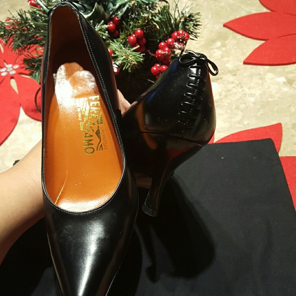 **SOLD**Salvatore Ferragamo Pumps - Picture 2 of 4