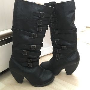 Like new, cute and warm Blowfish boots!