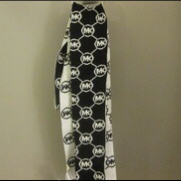 Michael Kors Knit Black and White Scarf