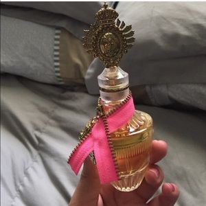 Juicy couture perfume