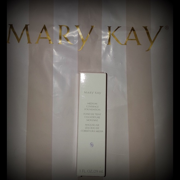 💄Mary Kay Medium Coverage Ivory 104 Norm/Oily