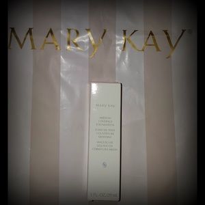 💄Mary Kay Medium Coverage Ivory 104 Norm/Oily