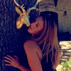 Meet your Posher, Whitney