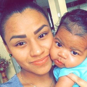 Meet your Posher, Mayra