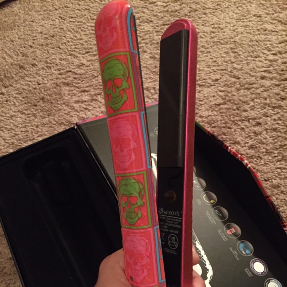 Ceramic flat iron. Limited addition.