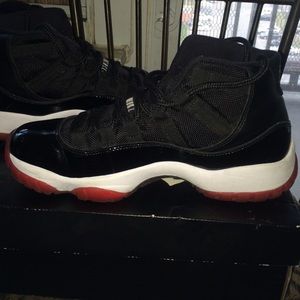 AIR JORDAN BRED 11s