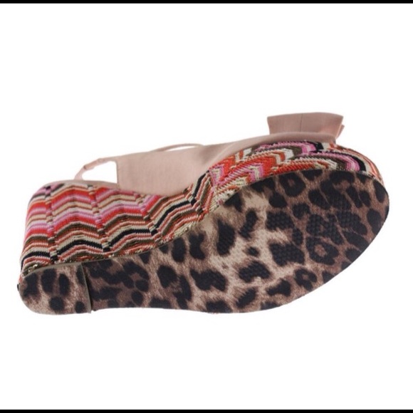 BETSEY JOHNSON WENNDY Wedges - Picture 2 of 4