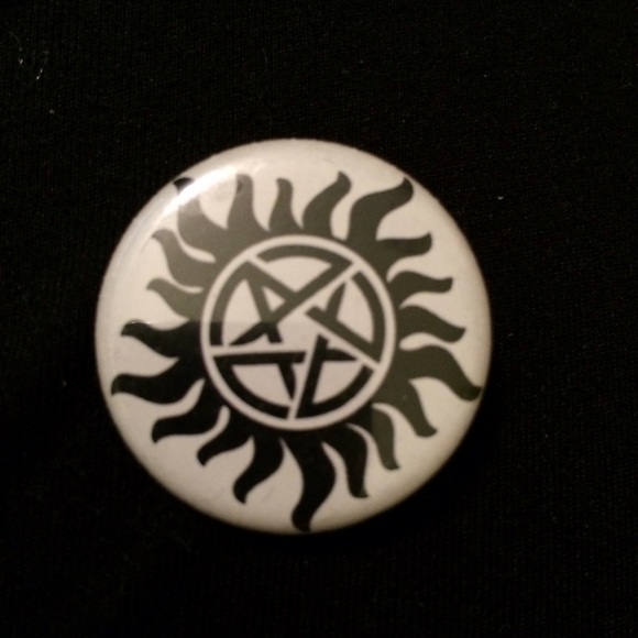 Pentagram pin