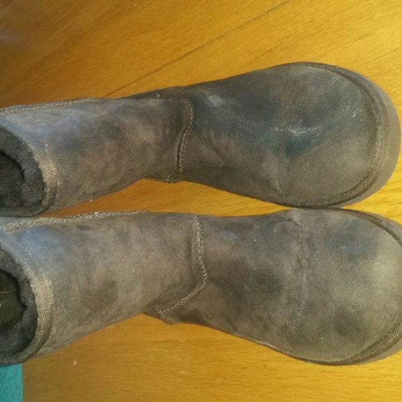 Uggs.