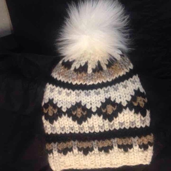 Loft knit beanie with puff