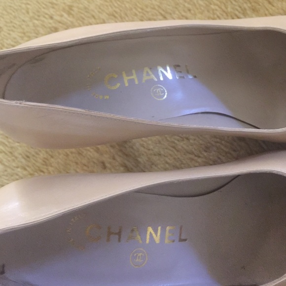 Authentic Chanel pumps - Picture 2 of 4