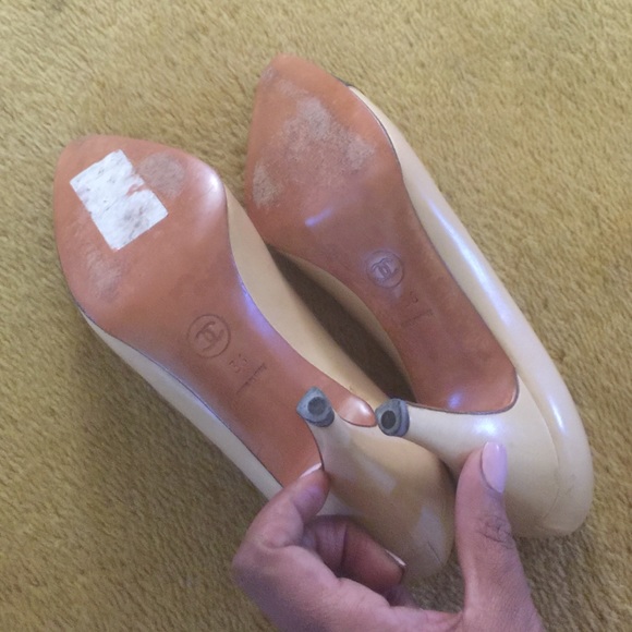 Authentic Chanel pumps - Picture 3 of 4