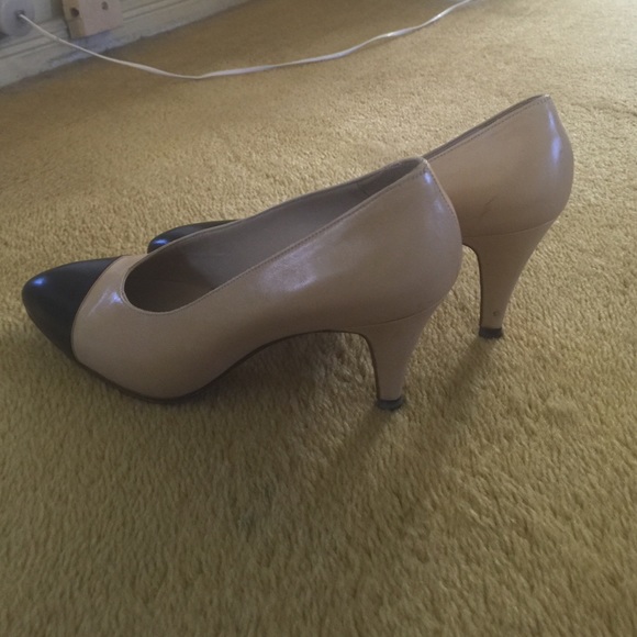 Authentic Chanel pumps - Picture 4 of 4