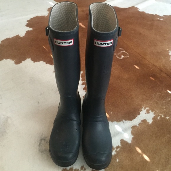Navy Hunter rain boots size 8